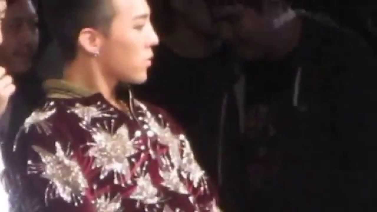 14.12.3 GD, Taeyang & B.I in waiting area @ 2014 MAMA in HK