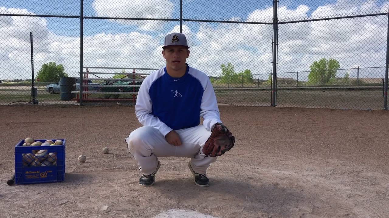 Baseball Catching - Tips - Giving Signs