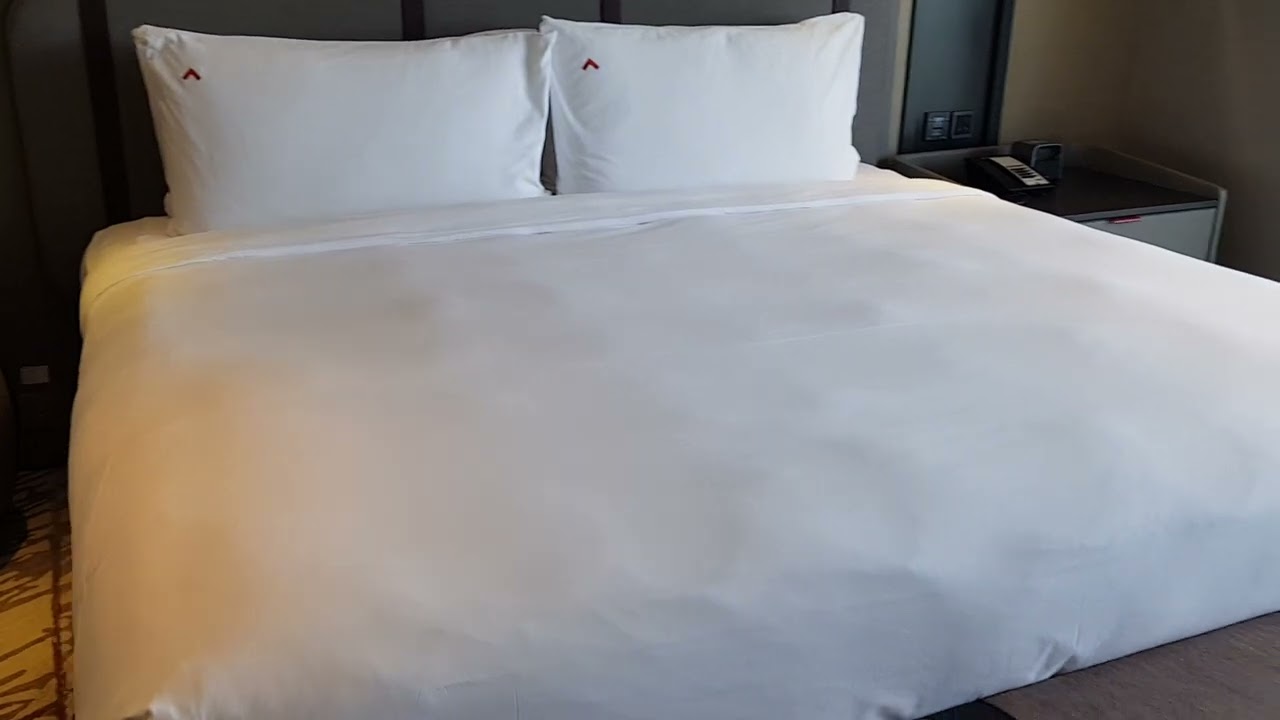 Swissotel Stamford Singapore Premier King Room Bayview
