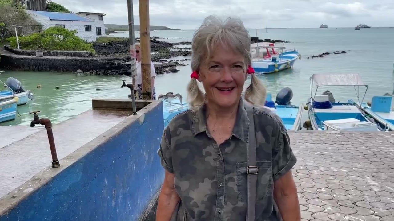 4 minutes at a Galapagos Fish Market. Santa Cruz 2022