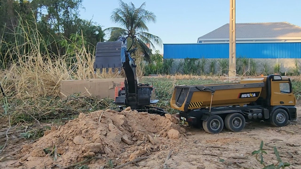 Backyard Construction1221