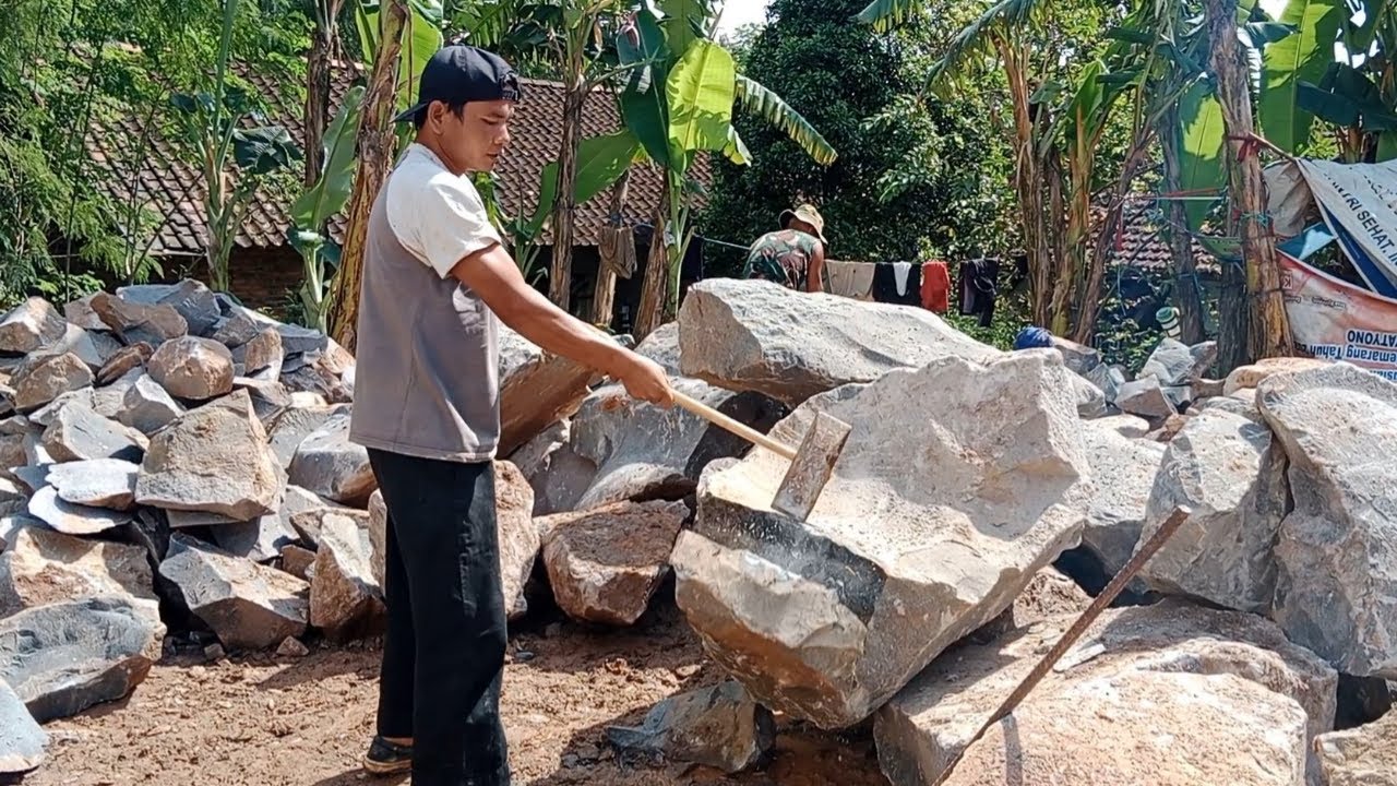Palunya tajam batunya empuk!! Mecah batu terasa ngiris tahu