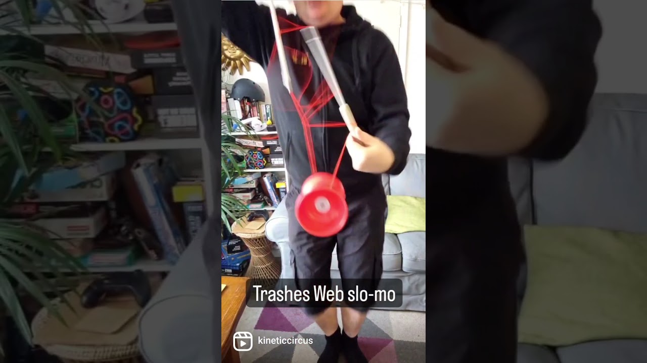 Slow motion Trashes Web diabolo trick. Looks so good slowed down!