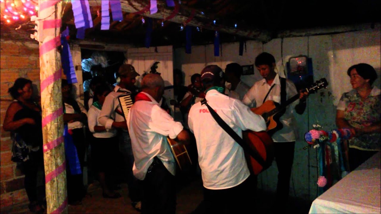 Chegada dos Foliões Para o Pouso - Água Limpa - Faina - GO - 2013