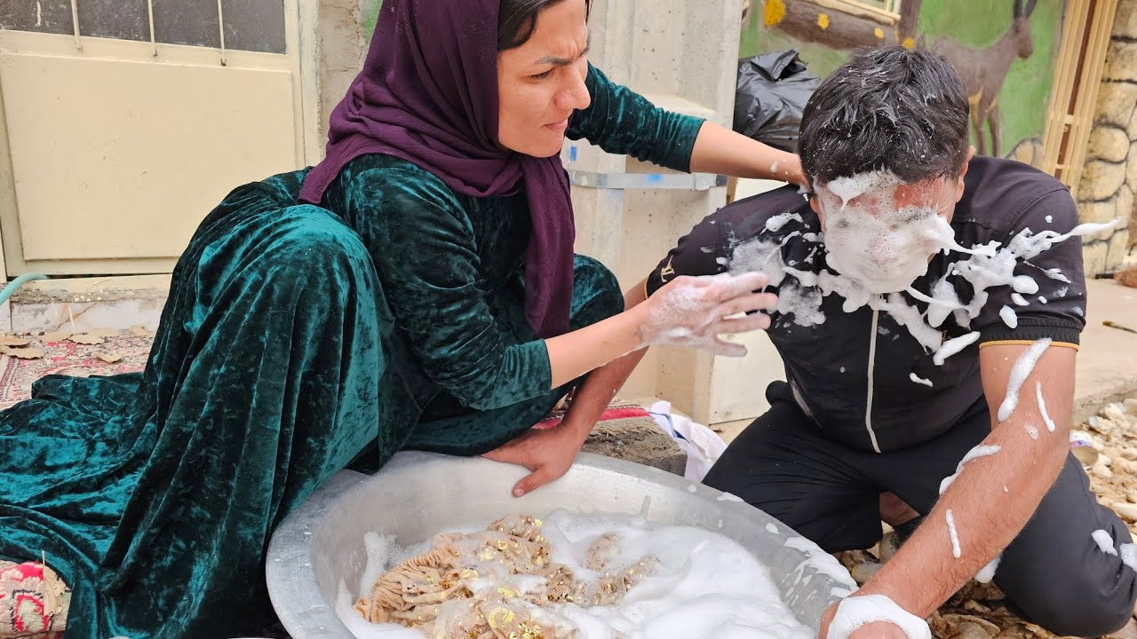 Hajar&rsquo;s Wheat Soup for Dorsa &mdash; and Her Sharp Response to the Annoying Officer!