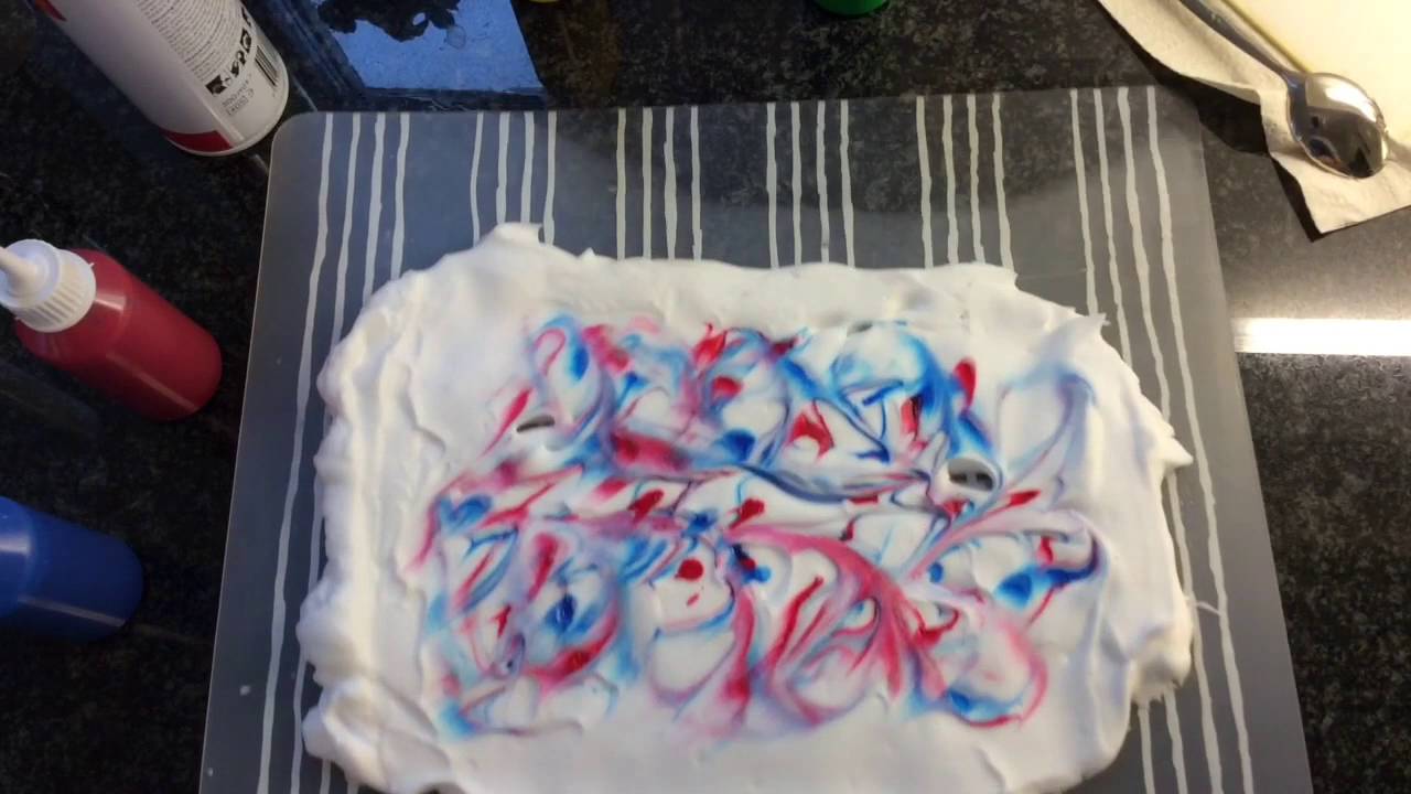 Mönstra ett tyg med hjälp av raklödder och textilfärg