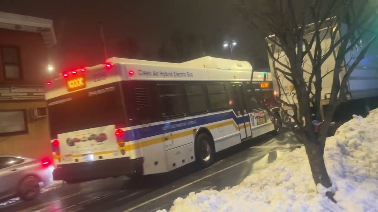 BEE-LINE BUS SAW MILL RIVER RD ACTION NEW FLYER XDE40S 2009 NABI 40S LFW NEW FLYER XDE60S HEV HEV