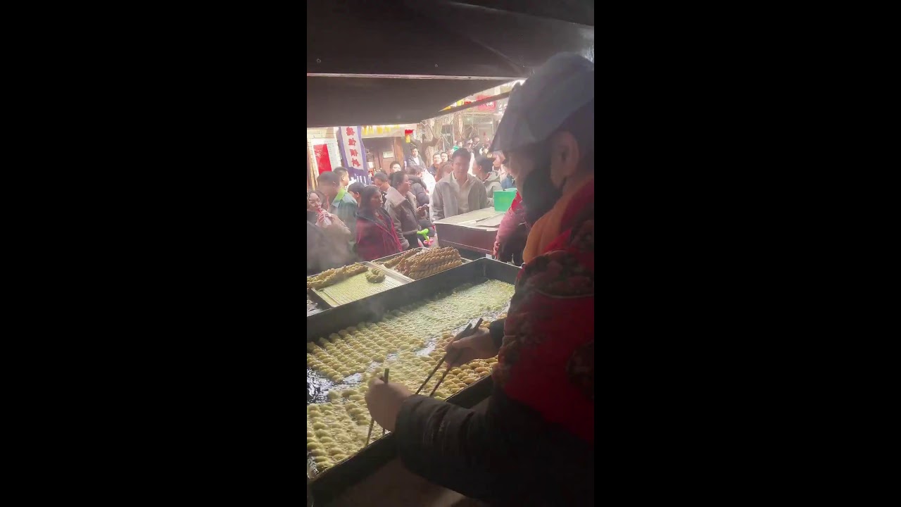 Magical Chinese street food 神奇的中国街头美食  不思議な中国の街グルメ