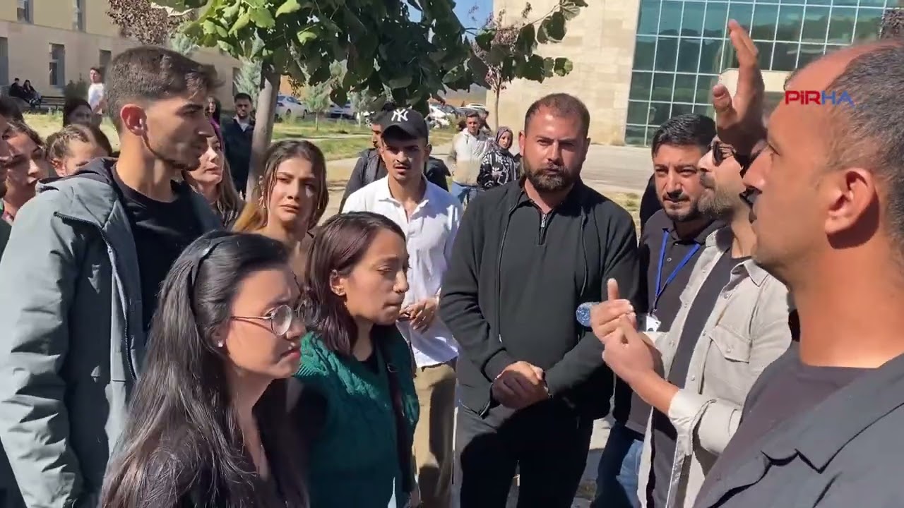 Munzur Üniversitesi öğrencilerinin, Rojin Kabaiş için yapmak istediği yürüyüşe polis engeli