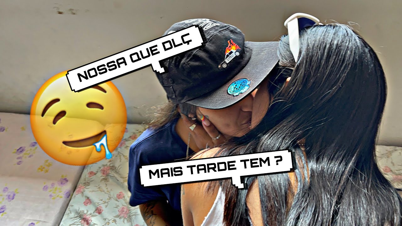 MINEIRA BEIJ@U A PEDRINHA NA FRENTE DE TODAS