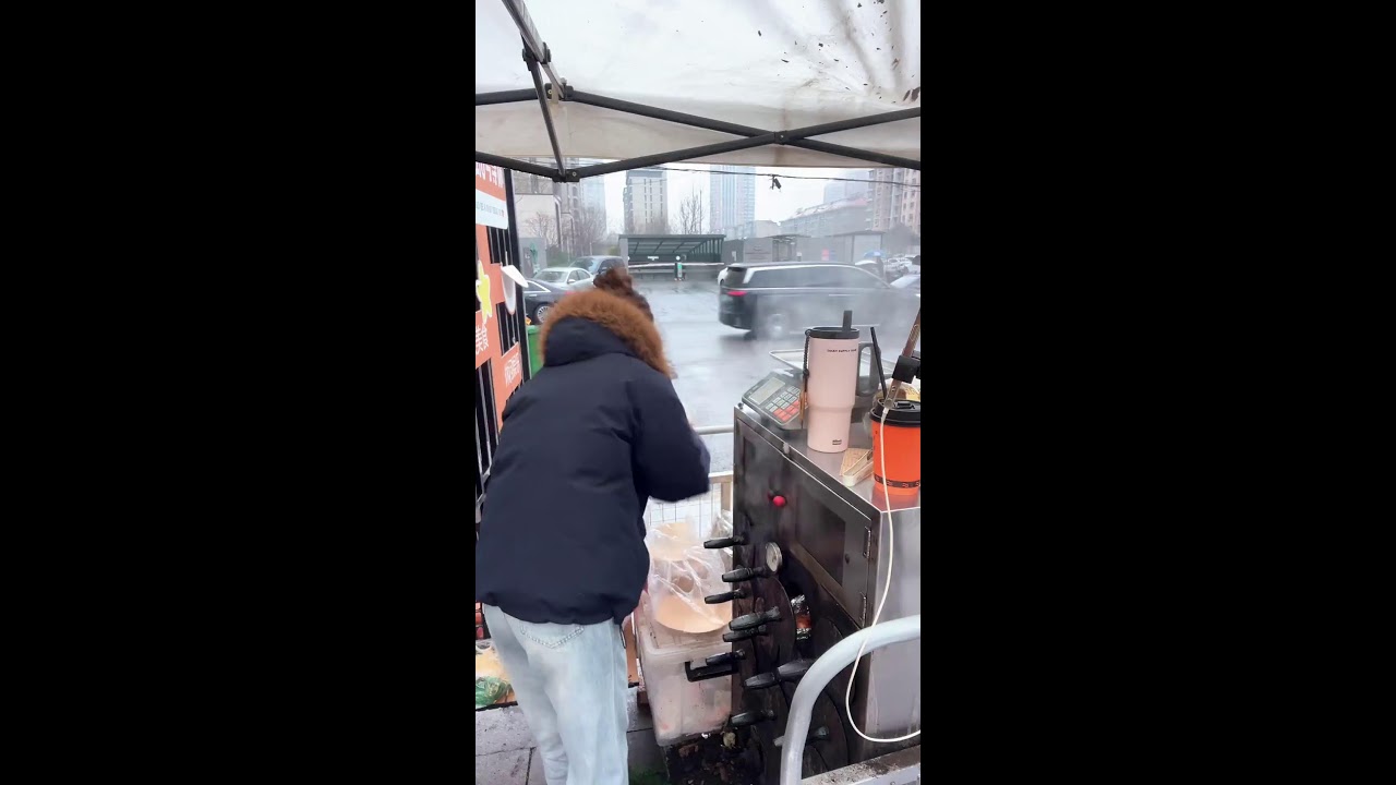 翻了个翻，来摆摊