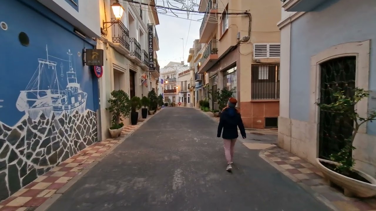 EMPTY CALPE Old Town looks like ghost town, so follow the squirrel 🐿