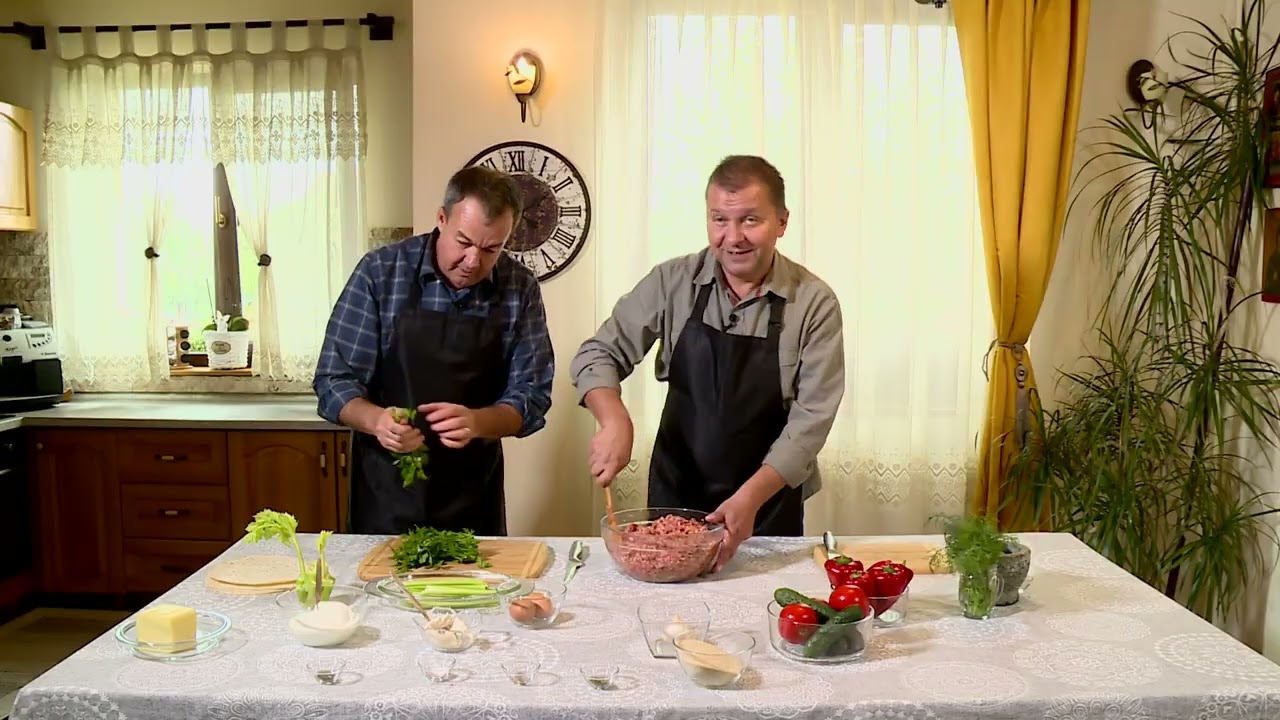 România în bucate: Placintă picantă mediteraneană cu carne de vită, coaptă în lipie (@TVR Tg Mureş)