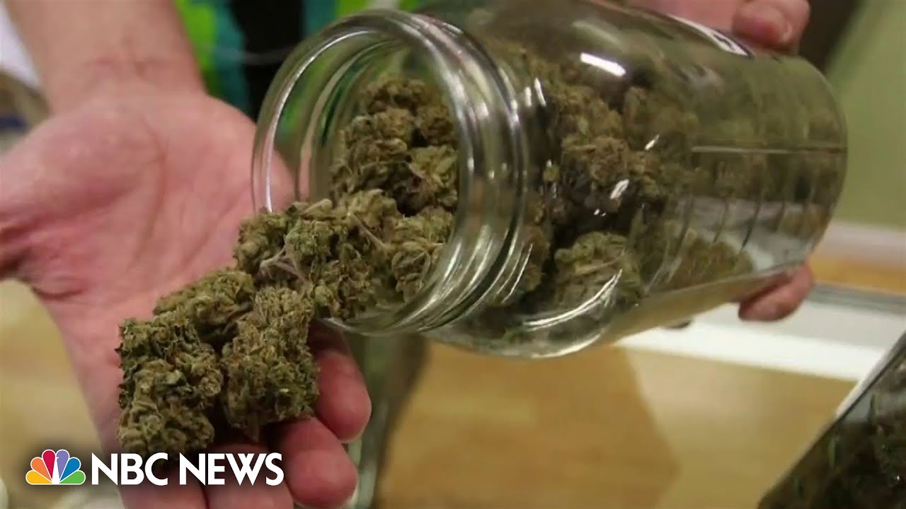 Senate Banking Committee advances marijuana financing bill