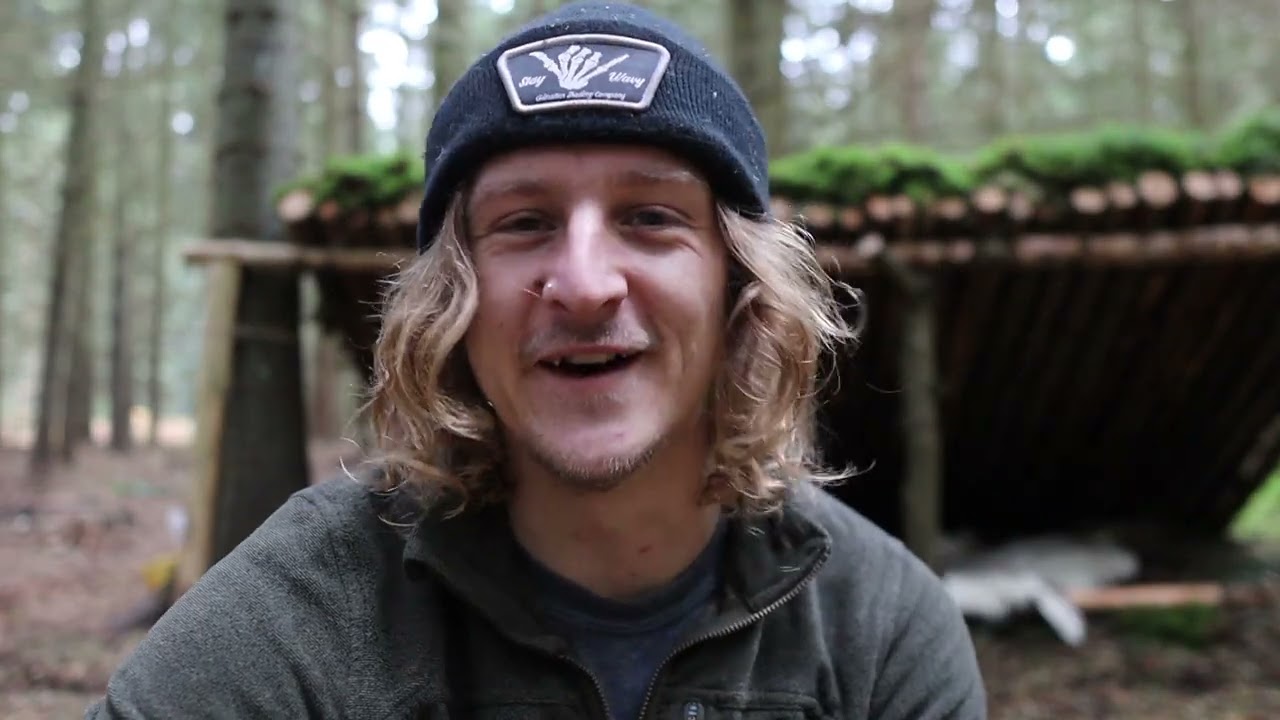 24 Hours SOLO  Bushcraft/Survival Shelter Building/Campfire Cooking! - Moss camp.