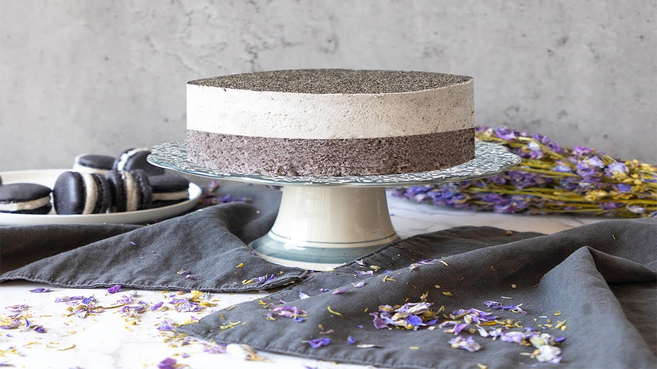 Black Sesame and White Chocolate Mousse Cake: ultra soft and creamy black sesame cake