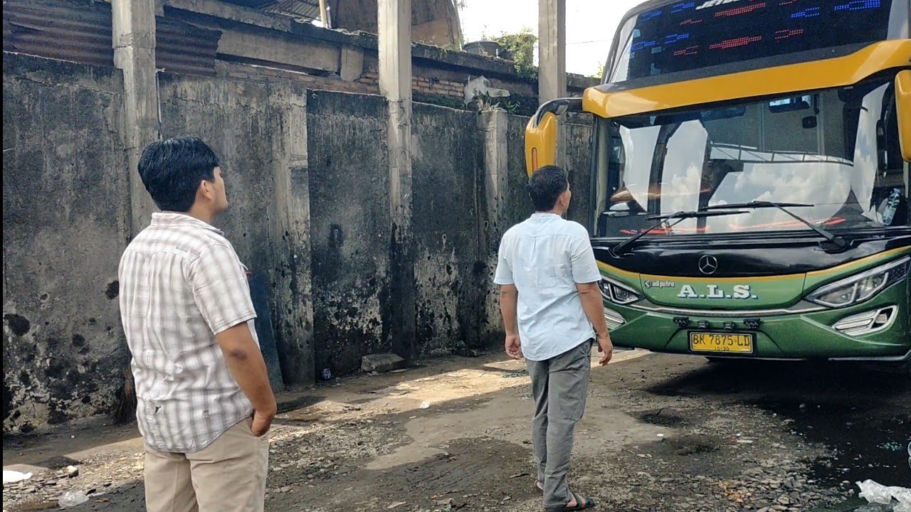 PATEN KALI STROBONYA BANG ‼️ BUS ALS 220 SEMAKIN MEMPESONA DENGAN HIASAN LAMPU DAN RUNNING TEXT