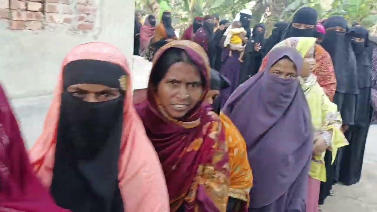 লাকসাম পাইলট হাইস্কুলে প্রথম ভোট দিলেন ড. একেএম সরোয়ার উদ্দিন সিদ্দিকী | সুষ্ঠু ভোটের প্রত্যাশা