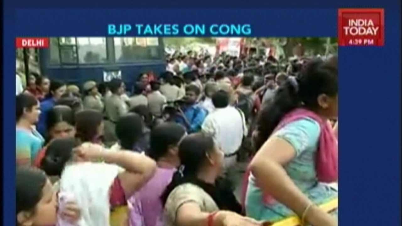 BJP Mahila Morcha Protests Against Congress