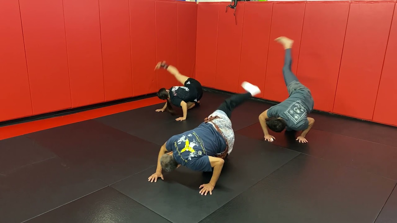 Kicking from the ground - Silat with Guro Peter Kwong