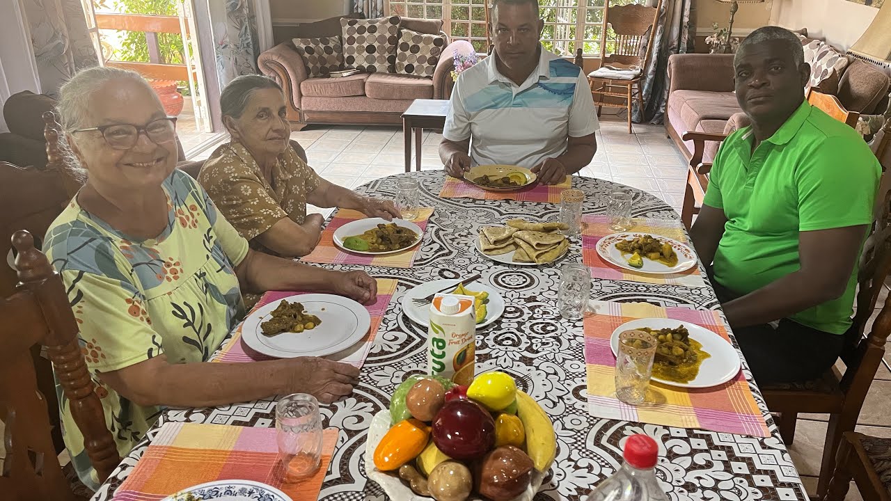 Come and get your hot and tasty dhalpuri roti 