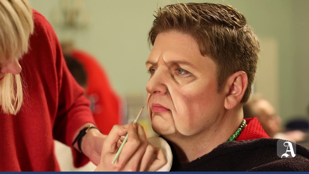 Mainz: Florian Sitte wird zu Angela Merkel