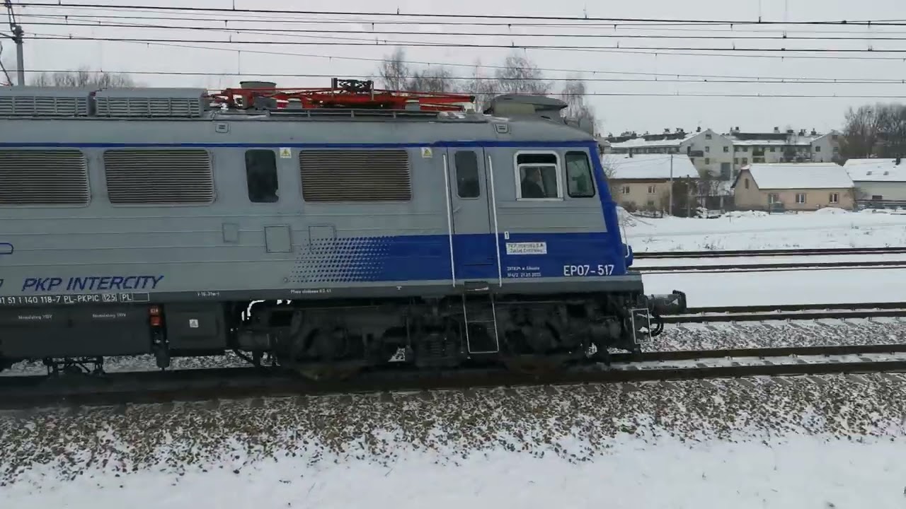 EP07-517 z pociągiem IC 30100 Malinowski (sp&oacute;źniony)