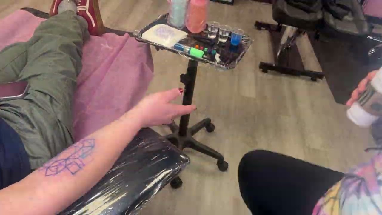Tattooing a cool geometric design! 