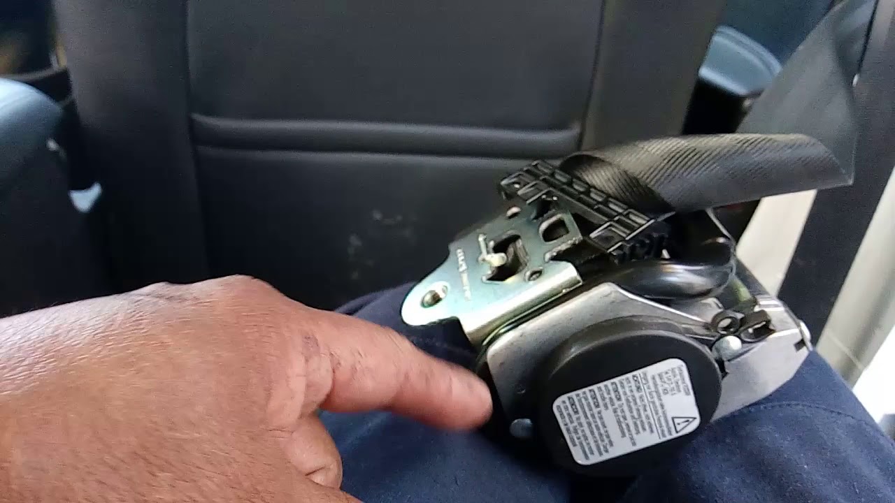Cinturón Ford focus trabado reparación