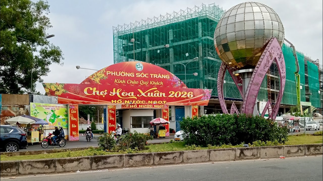 Chợ hoa xuân 2026 hồ nước ngọt!