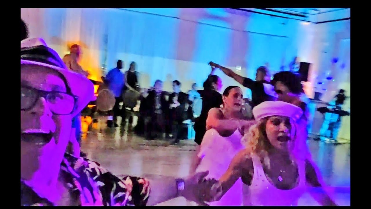 3.)Shall We Dance Robyn?! 💃🕺