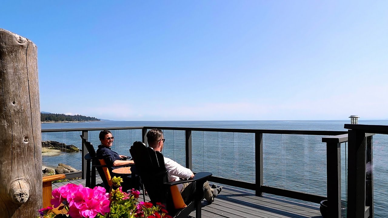 West Coast Contemporary Home on the Sunshine Coast :: 4155 Browning Road, Sechelt