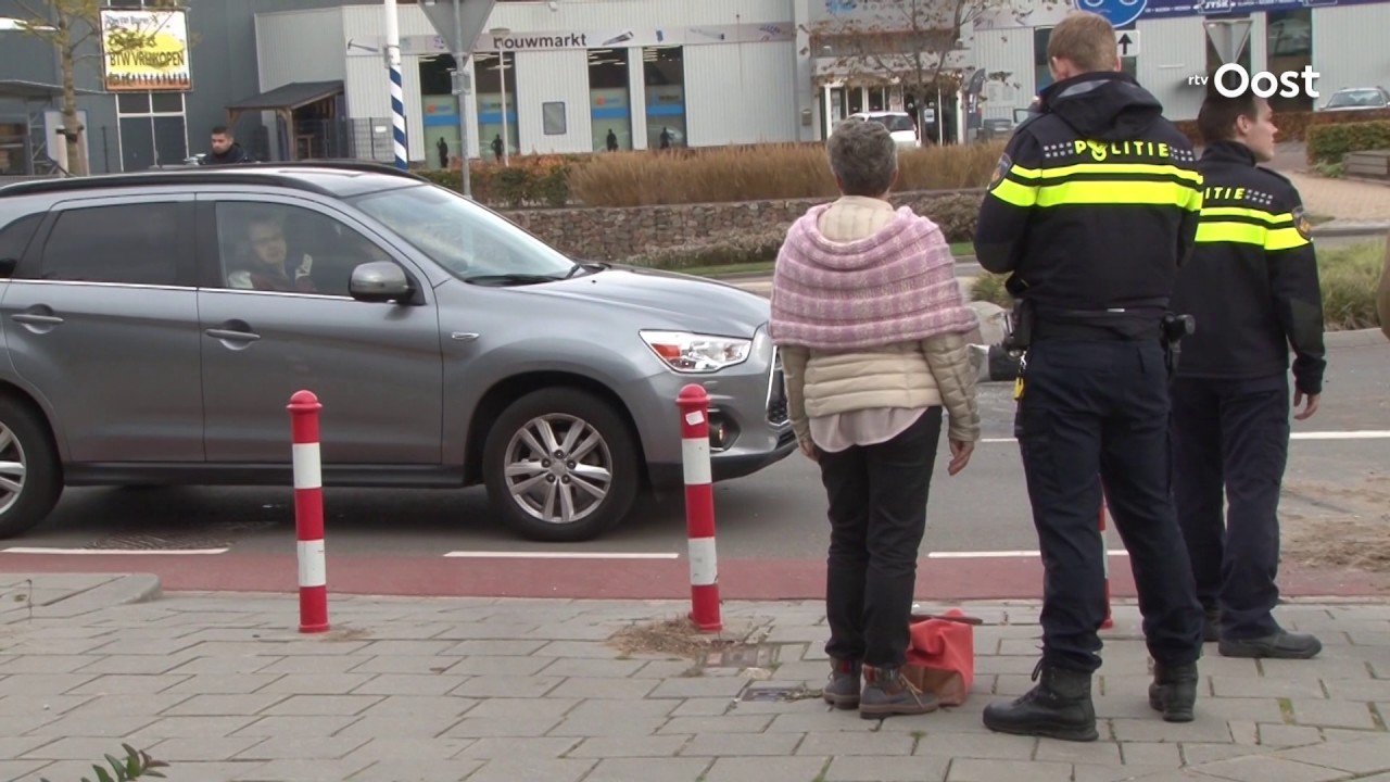 Automobilist maakt brokken in Wierden