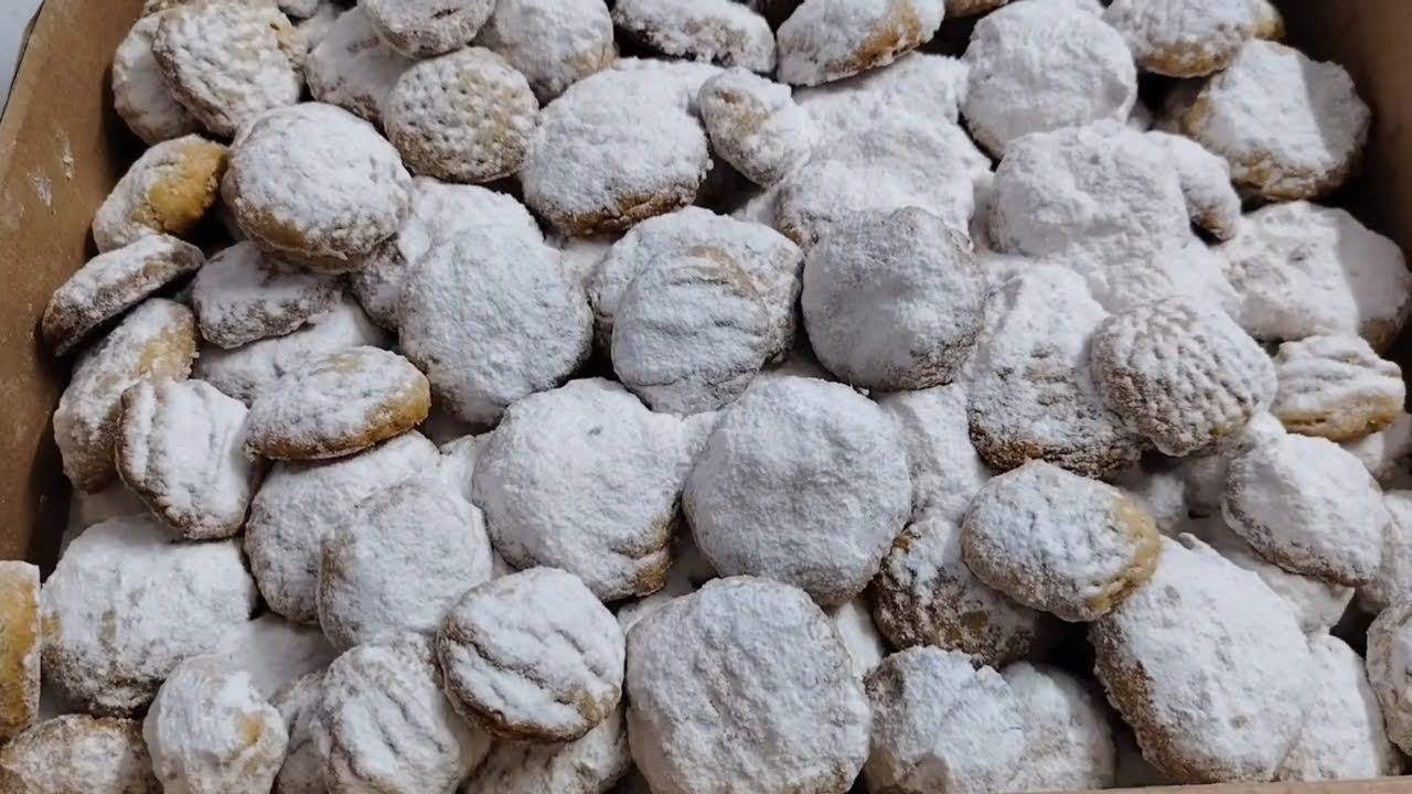 يلا ما فيش وقت قومي اعملي الكحك حتى لو نص كيلو ❗❗