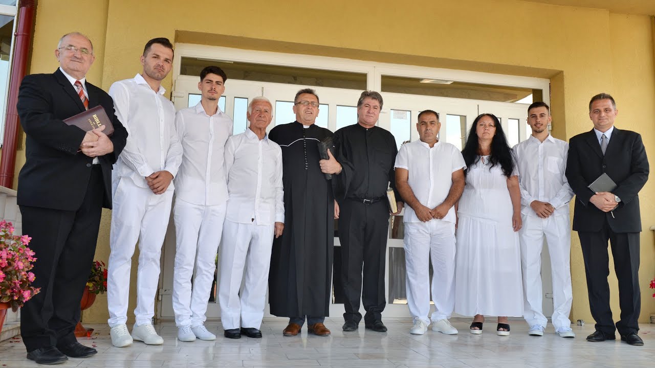 Botez Bisericile Baptiste din Otelu Rosu (1)