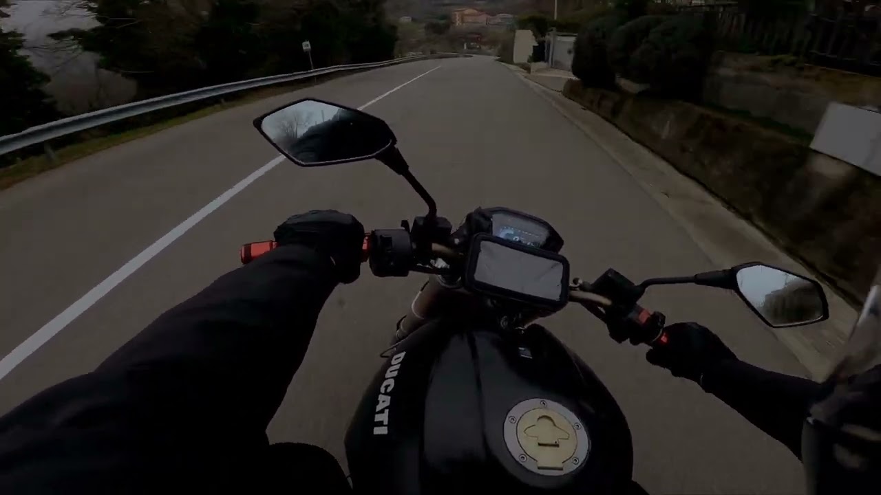 Trying a Ducati Monster 695 | pure sound