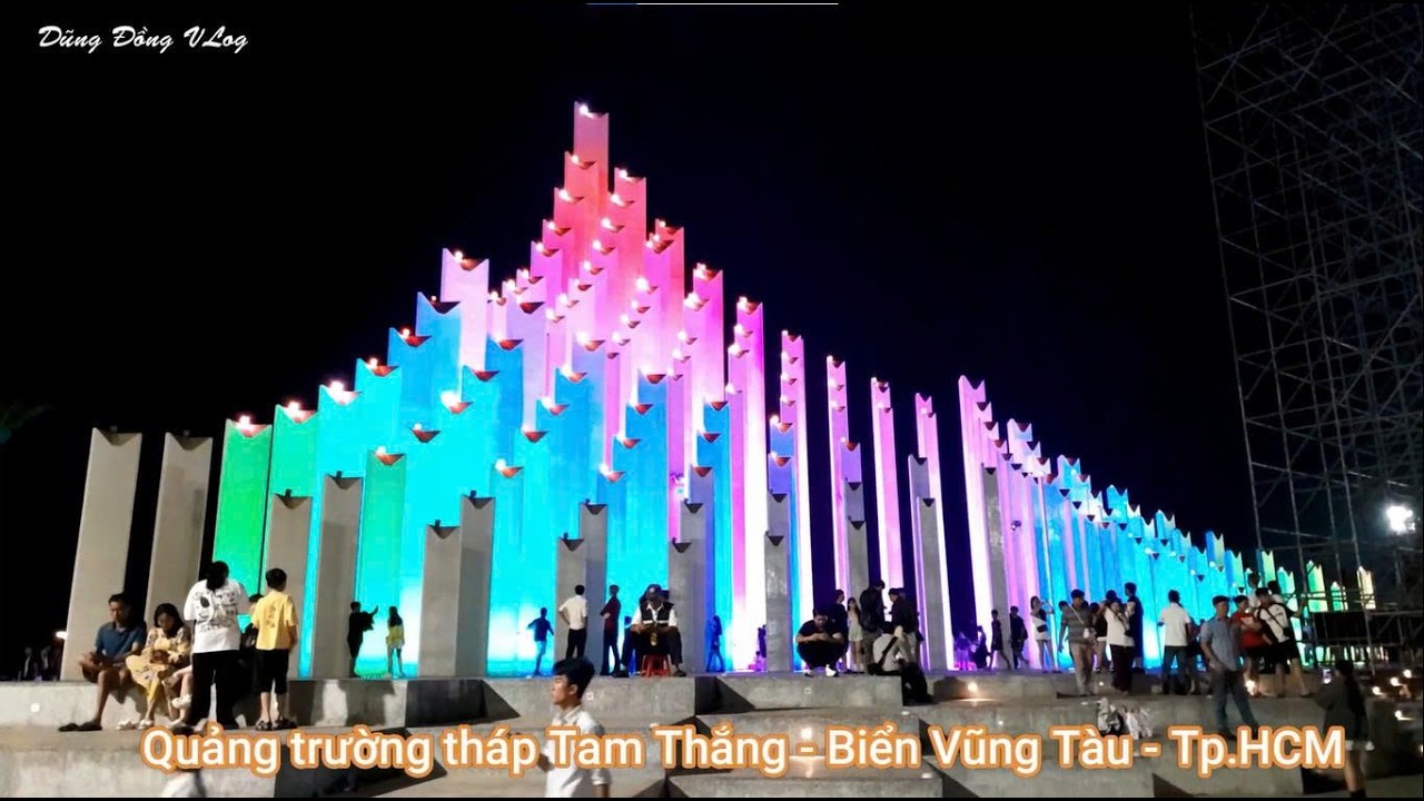 Quảng trường tháp Tam Thắng về đêm - Biển Vũng Tàu - Tp  HCM