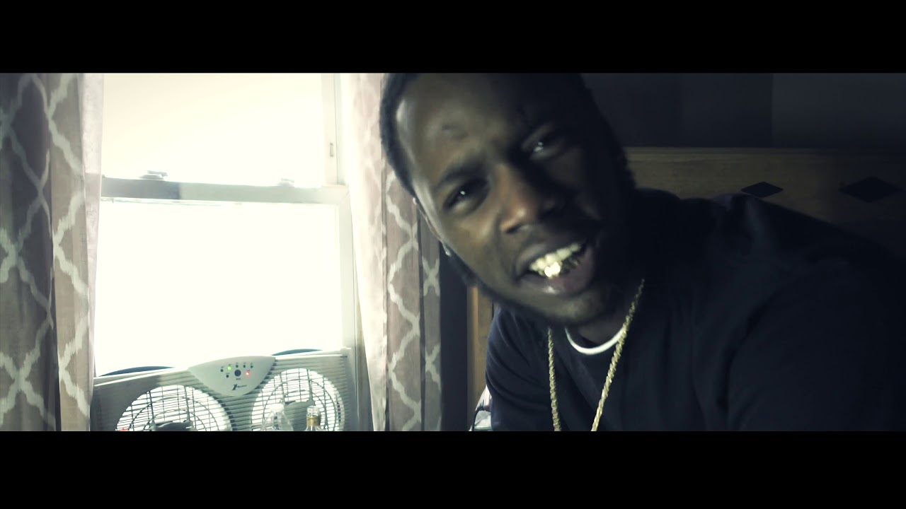 Crazy Chris ft Deem, Kennis - Owe Me Money