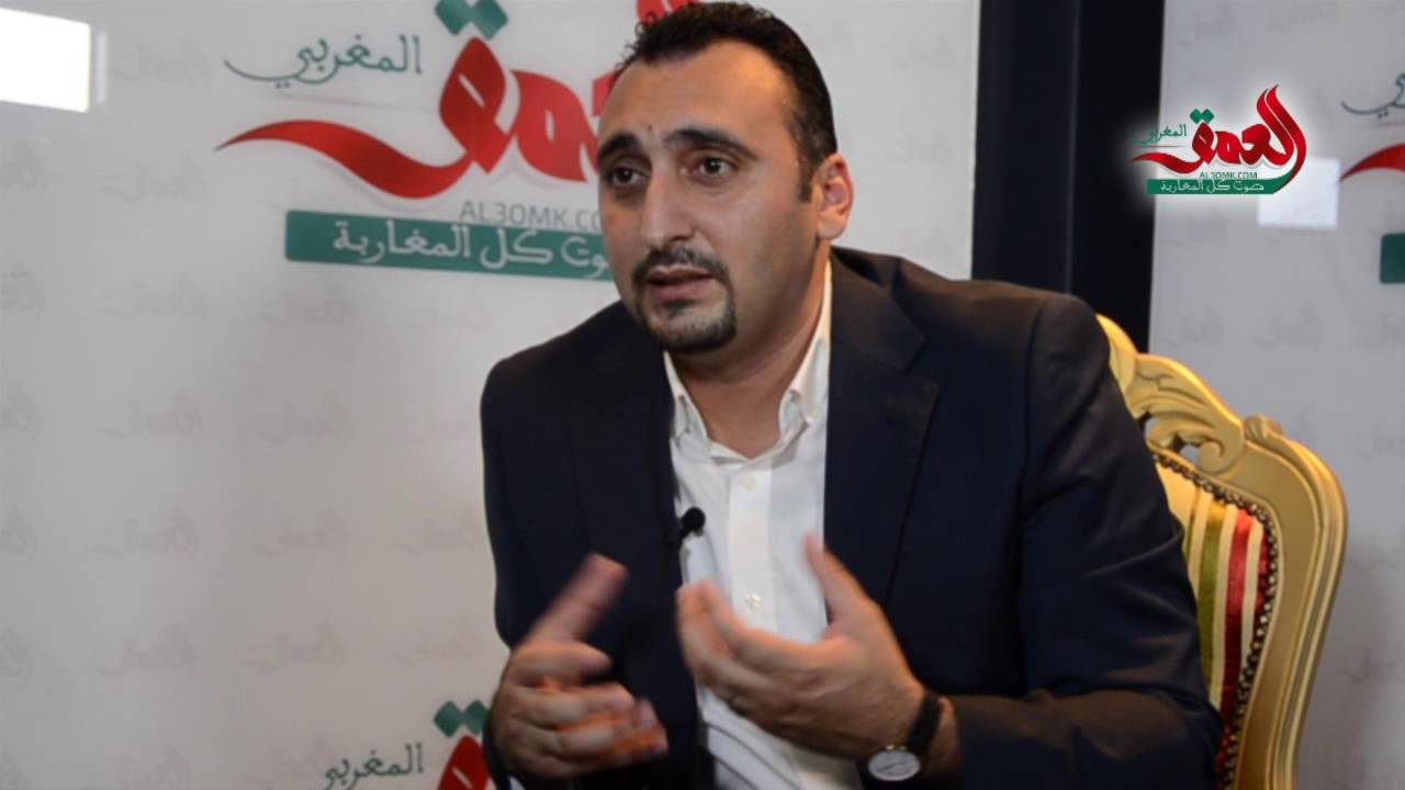إسحاق شارية يكشف ديانته وحقيقة اسمه