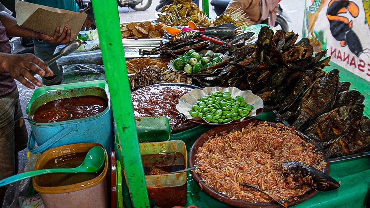 CUMA PAKAI GEROBAK DORONG TAPI ADA BANYAK MACAM SAMBELNYA