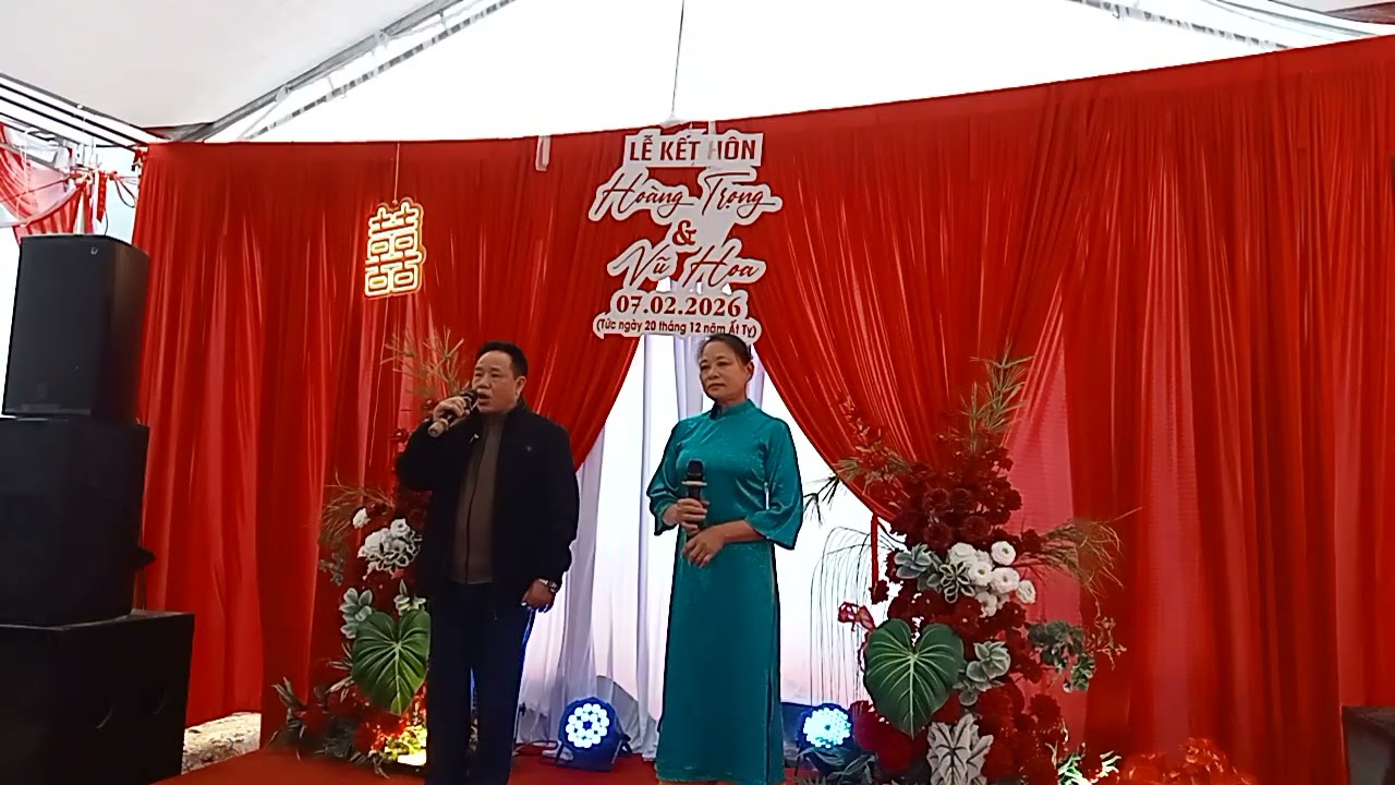 Đi ăn cưới con trai hoàng yên được chị vệ lời mời đến em và ah quân Trung Quốc hát 