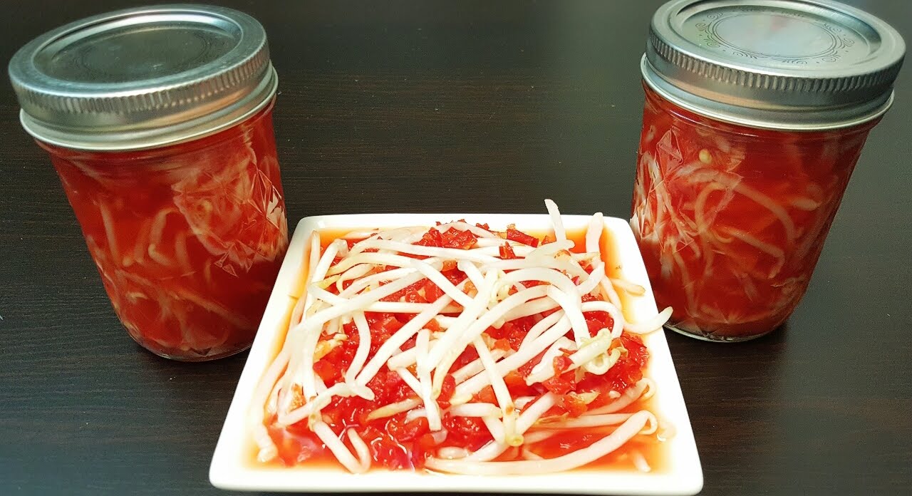 Pickled Bean sprouts, chrok sandek bandaoh ( ជ្រក់សណ្ដែកបណ្ដោះ )Khmer food