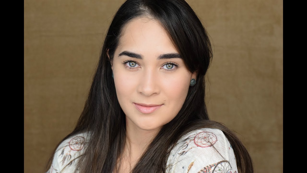 No Makeup Makeup Look / Carla Calvo
