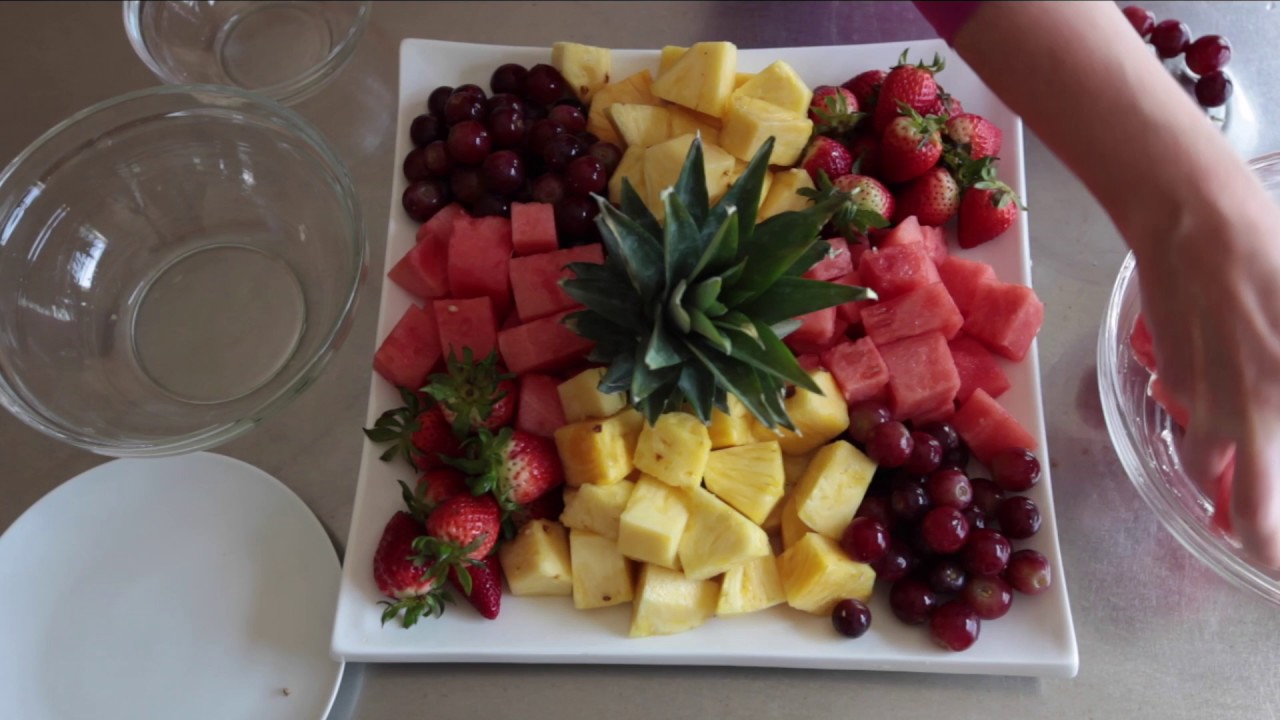 Super Impressive Throw-Together Fruit Platter For Easy Entertaining