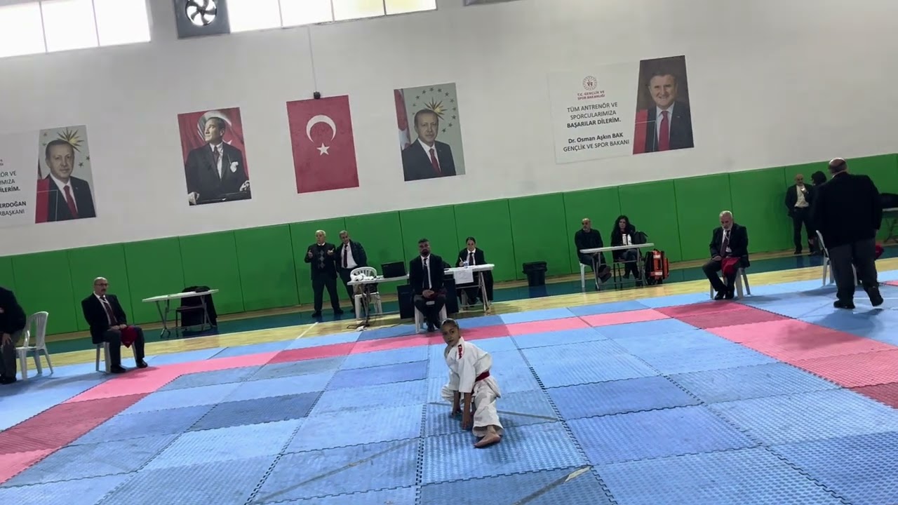 Nesibe azra güven (mavi) kata jion