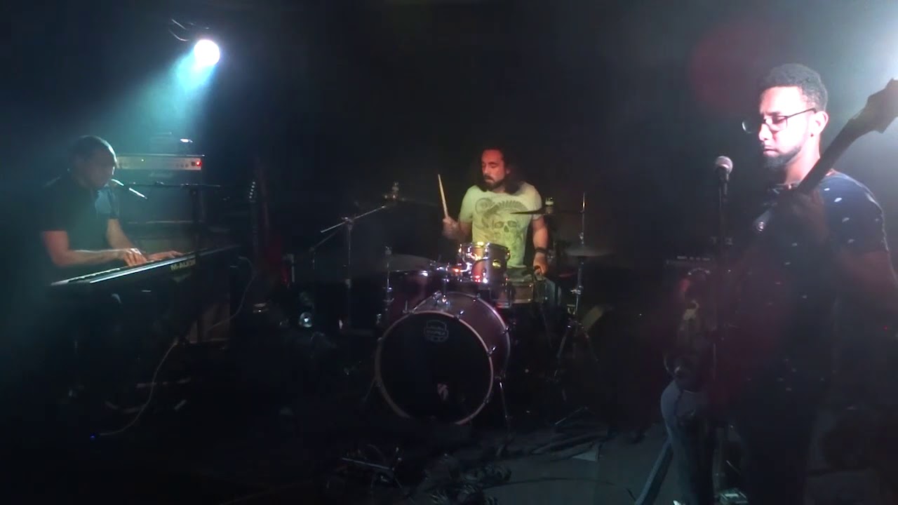 Cape - Blue Screen (Of Death) (live)