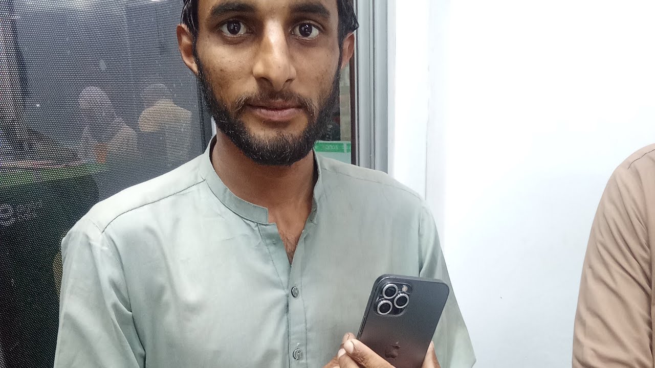 main I phone Le Raha Hoon live shop se Konsa model loon Mera 12 pro max app batain