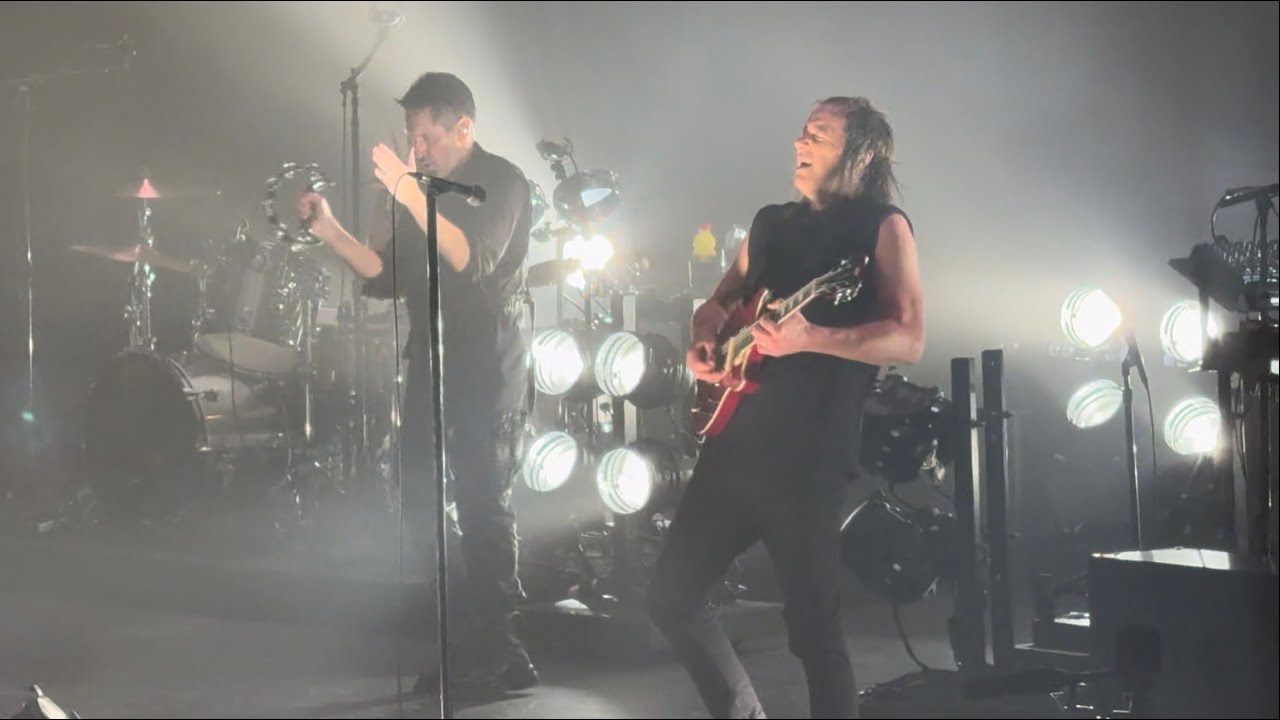 Nine Inch Nails - I’m Afraid of Americans (live @ Scotiabank Arena, Toronto, August 23, 2025)