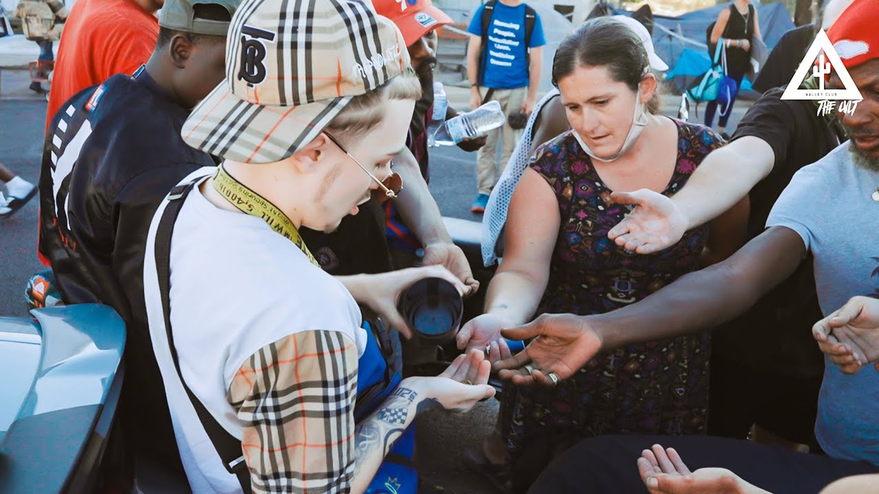 RAPPER GIVES AWAY THOUSANDS OF DOLLARS AT 'THE ZONE' TENT CITY with PRINCE OF AZ (TRAPPSAVV)