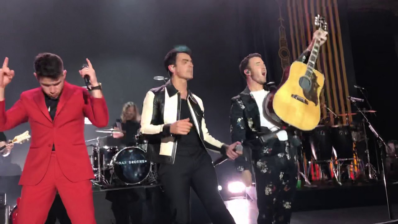 Rollercoaster (LIVE) Jonas Brothers at the Hollywood Palladium